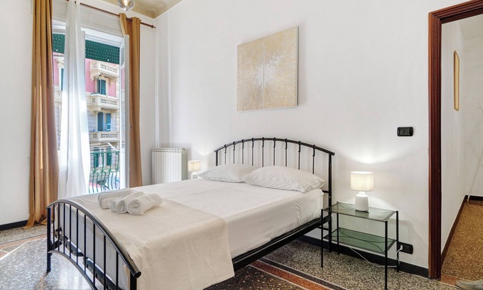 Savona Apartment | Apartment 'Cruise' with Private Terrace, Balcony and Wi-Fi
