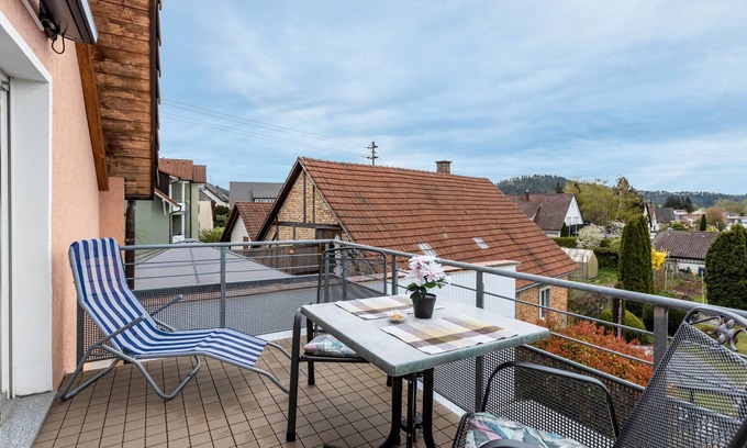 Hilzingen Apartment | Apartment 'D G Mit Balkon' with Balcony and Wi-Fi