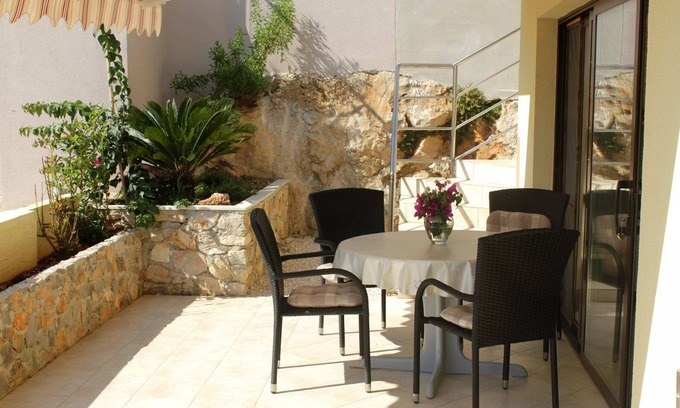Mali Iz Apartment | Apartment Davor (104981-A1) - Mali Iz - island Iz