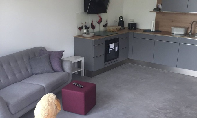 Freiburg im Breisgau Apartment | Apartment 'Chardonnay' with Balcony and Wi-Fi