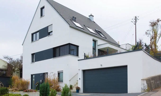 Kirchheim unter Teck Apartment | Apartment 'Kirchheim' with Private Terrace and Wi-Fi