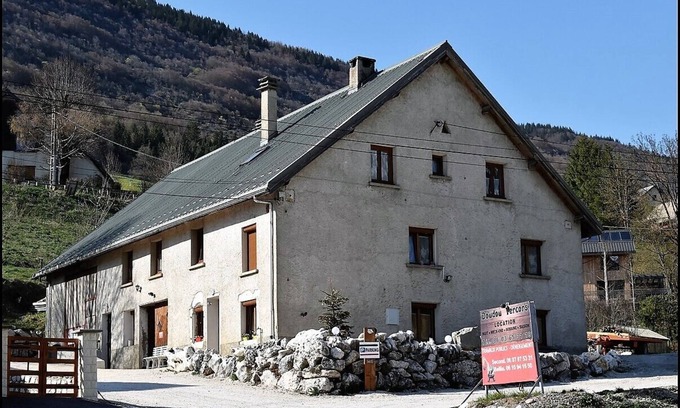 Les Lolettes Apartment | Apartment "Doudou Vercors" with Wi-Fi & Terrace