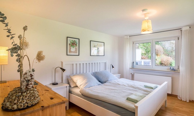 Neusatzeck Apartment | Apartment "Dusamos" with Mountain View, Garden & Wi-Fi