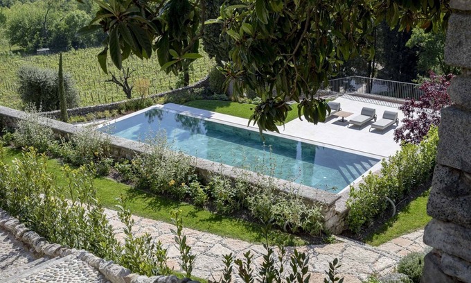 Lonato del Garda Apartment | Apartment 'Eremus Relais Appartamento 5' with Shared Pool, Wi-Fi and Air Conditioning