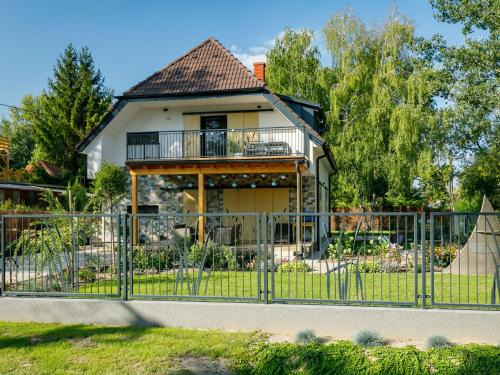 Balatonszarszo Apartment | Apartment Erika by Interhome