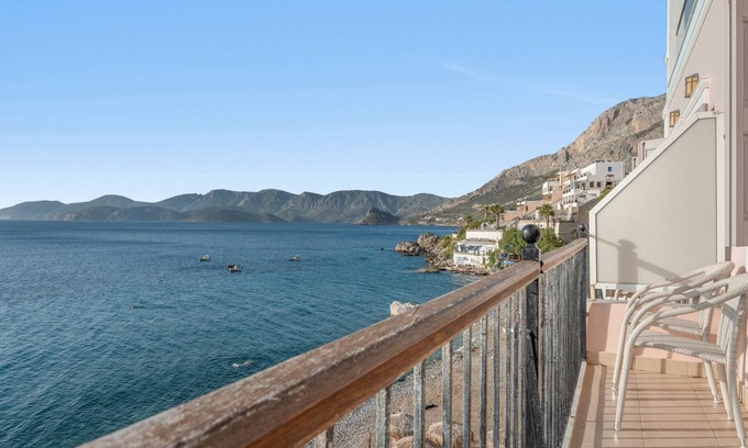 Massouri Apartment | Apartment 'Estia Sea View' with Shared Garden, Wi-Fi and Air Conditioning