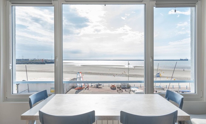 Boulogne-sur-Mer Apartment | Apartment facing the sea and 200 meters from Nausicaa