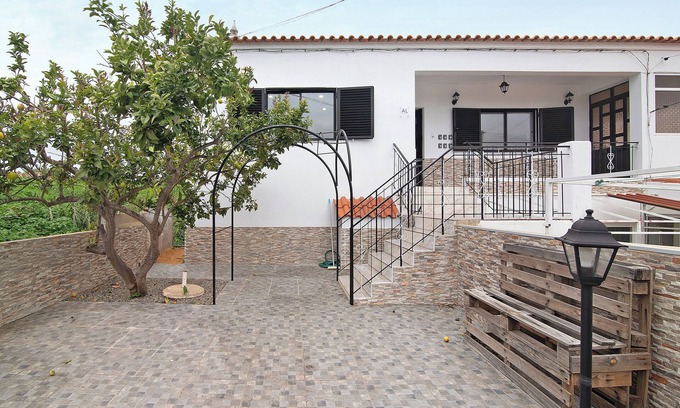 Moncarapacho e Fuseta Apartment | Apartment 'Familiar' with Shared Terrace, Wi-Fi and Air Conditioning
