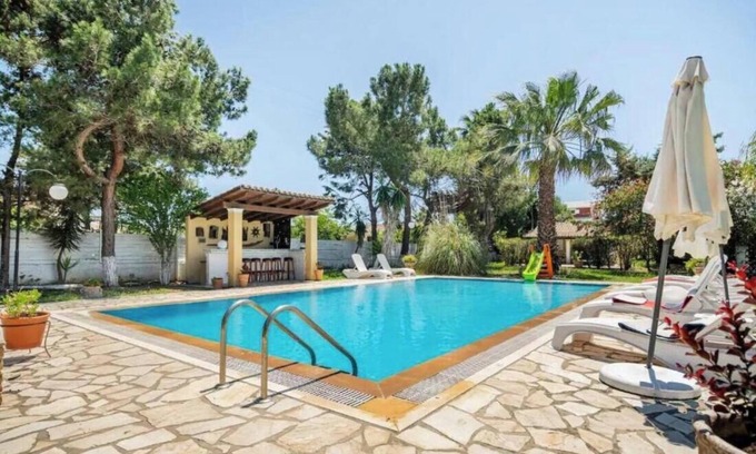 Ag. Georgios Apartment | Apartment 'Fedra Two-Bedroom Bungalow' with Shared Pool, Wi-Fi and Air Conditioning