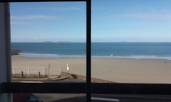 Perros-Guirec Apartment | APARTMENT FEET IN THE WATER SEA 15 METERS WIFI PANORAMIC VIEW