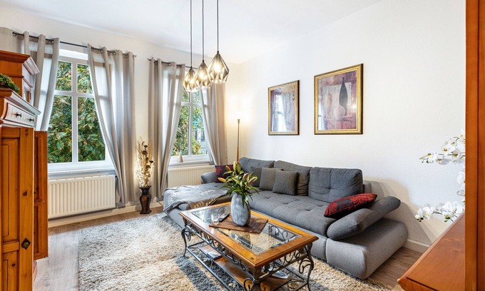 Dessau-Rosslau Apartment | Apartment 'Ferienwohnung Am Georgengarten 1' with Shared Terrace and Wi-Fi