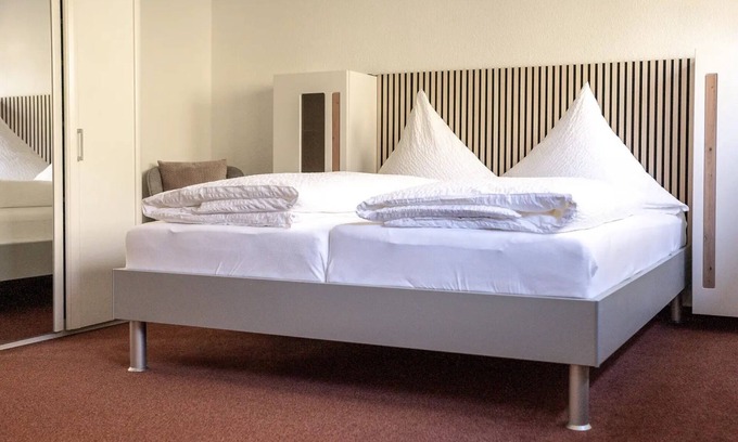 Sasbachwalden Apartment | Apartment 'Ferienwohnung Nr 2' with Shared Garden, Wi-Fi and Air Conditioning