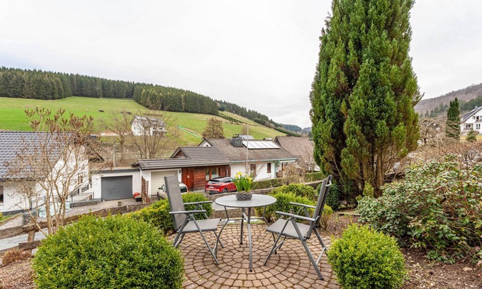 Sorpetal Apartment | Apartment 'Ferienwohnung Rehsiepen' with Mountain View, Private Terrace and Wi-Fi