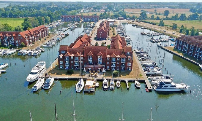 Ueckermuende Apartment | Apartment 'Ferienwohnung Abendrot 299' with Lake View, Balcony and Wi-Fi
