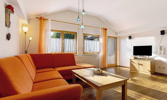 Nesselried Apartment | Apartment 'Ferienwohnung Birne' with Shared Garden, Balcony and Wi-Fi