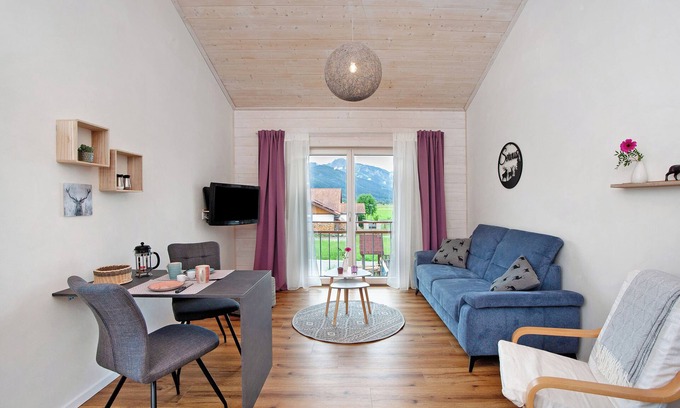 Halblech Apartment | Apartment 'Ferienwohnung Junge' with Mountain View, Balcony and Wi-Fi