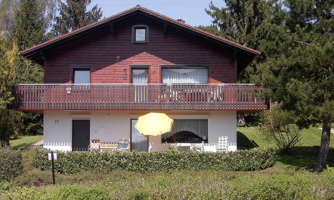 Arrach Apartment | Apartment 'Ferienwohnung Im Lamer Winkel' with Mountain View, Private Terrace and Wi-Fi
