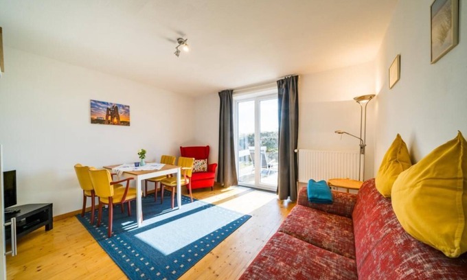Borkum Apartment | Apartment 'Ferienwohnung Sanddorn' with Private Terrace and Wi-Fi