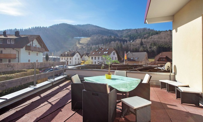 Geschwend Apartment | Apartment 'Fewo Rabenfelsen' with Private Terrace and Wi-Fi