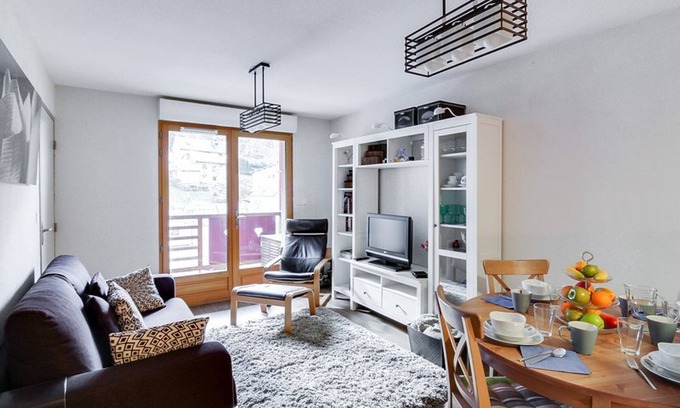 Sers Apartment | Apartment for 6 with parking and WiFi in Barèges