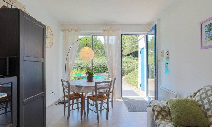 Etables-sur-Mer Apartment | Apartment 'Appartement Accès Privé Plage' with Private Terrace