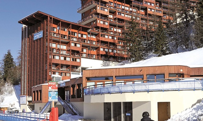 Arc-1600 Apartment | Apartment in France with Balcony Views