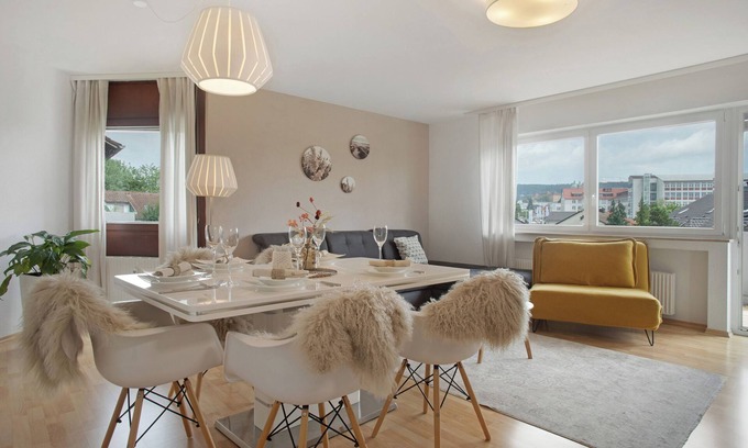Weingarten Apartment | Apartment 'Geräumige Schöne Ferienwohnung' with Private Terrace, Balcony and Wi-Fi