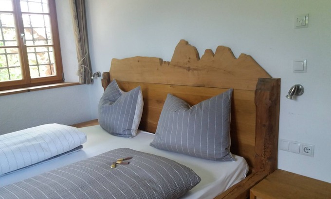 Albions Apartment | Apartment 'Gravetsch' with Mountain View, Shared Garden and Wi-Fi