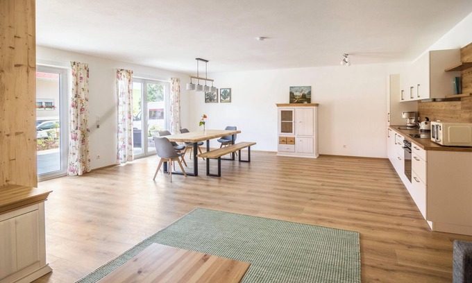 Ziegelbach Apartment | Apartment Häfele 1 with Wi-Fi & Terrace, Family friendly