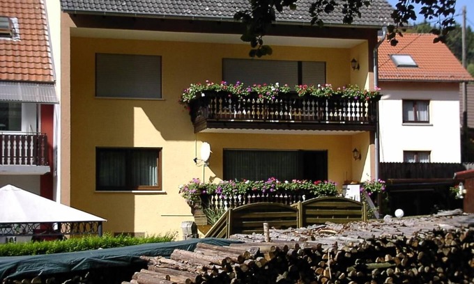 Wildensee Apartment | Apartment 'Haus Moser - Fewo 1' with Valley View, Shared Terrace and Wi-Fi