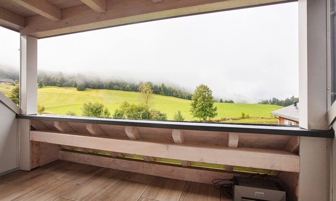Herrenschwand Apartment | Apartment 'Hinz' with Mountain View, Balcony and Wi-Fi