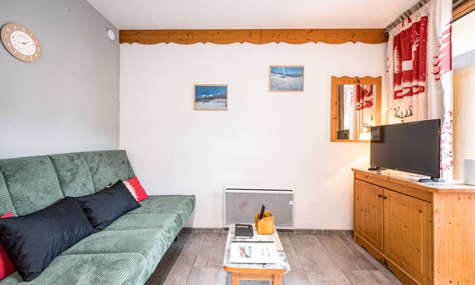 Termignon Apartment | Apartment 'Hirka' with Mountain View, Balcony and Wi-Fi