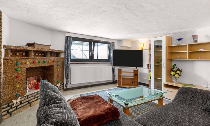Grevesmuehlen Apartment | Apartment in a charming neighbourhood
