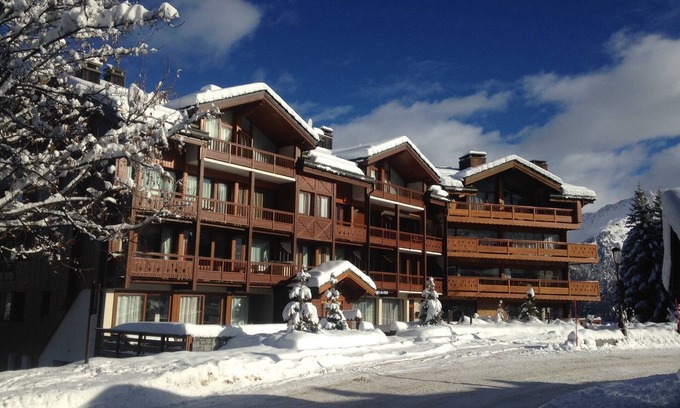 Courchevel Apartment | Apartment in a good residential exposure terrace and balcony rising sun