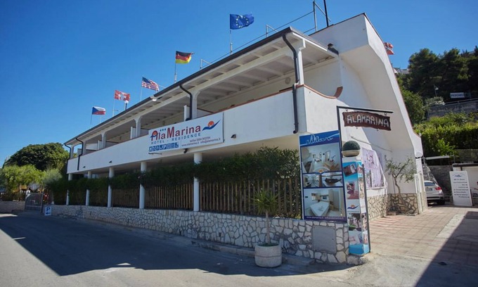 Peschici Apartment | Apartment in Apulia with one room and terrace for 5 people