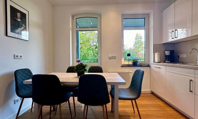 Bad Wilhelmshoehe Apartment | Apartment in Bad Wilhelmshöhe mit großem Balkon im Grünen und kostenfreien Parkplätzen