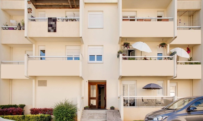 Chaumont Apartment | Apartment in Chaumont near Viaduct