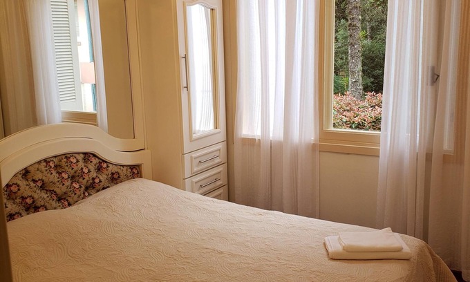 Tres Pinheiros Apartment | Apartment in condominium