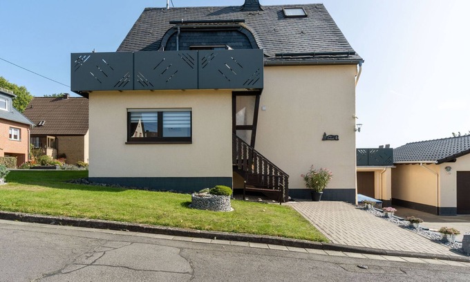 Hohn Apartment | Apartment in Westerwald with private balcony