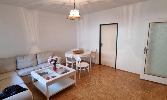 Fischamend Apartment | Apartment in Fischamend 2 Bedrooms - 3 Beds