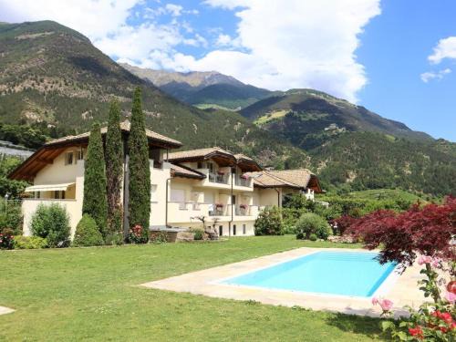 Coldrano Apartment | Apartment in Goldrain with Pool & Mountain Views