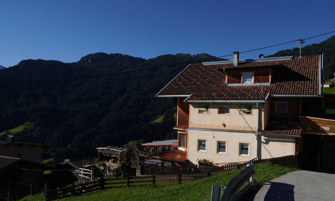Hippach-Schwendberg Apartment | Apartment in Hippach near Ski Slopes