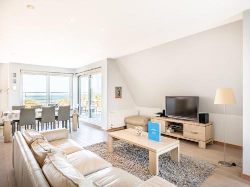 Koksijde-Bad Apartment | Apartment in Koksijde with Sea View