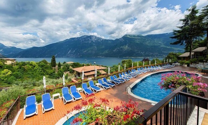 Limone sul Garda Apartment | Apartment in Limone with balcony or terrace