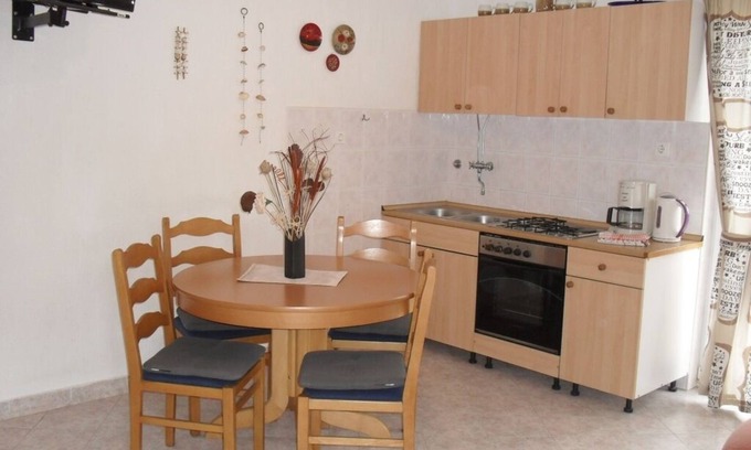 Lopar Apartment | Apartment in Lopar with Balcony, Air condition, WIFI (87-3)