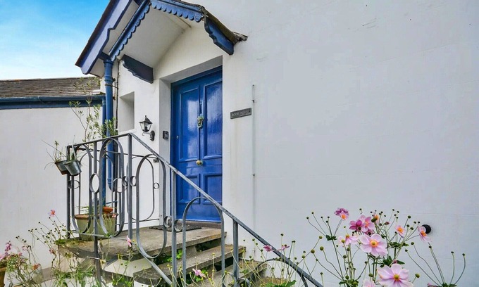 Kingsand Cottage | Apartment in Newquay near Towan Beach