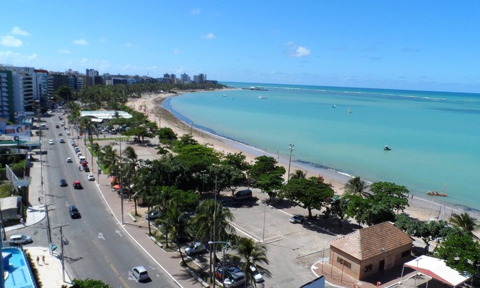 Pajucara Apartment | Apartment in Pajuçara Beach 30 meters from the beach