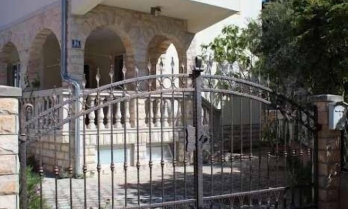 Pirovac Apartment | Apartment in Pirovac with Terrace, Air condition, WIFI, Washing machine (4793-1)