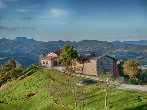 SantʼAngelo in Vado House | Apartment in Sant'Angelo near Medieval Town