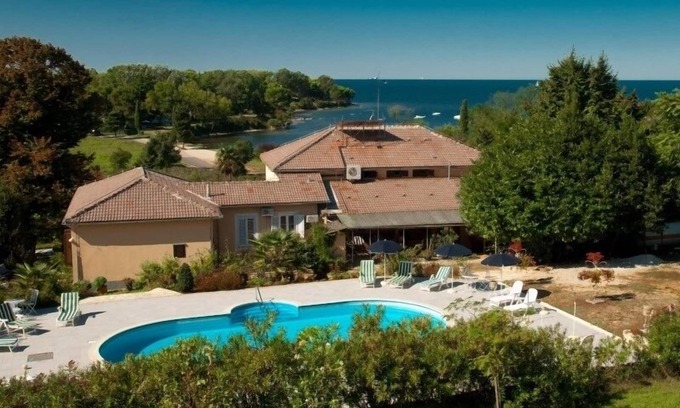 Savudrija Apartment | Apartment in Savudrija with Seaview, Terrace, Air condition, WIFI (123-5)